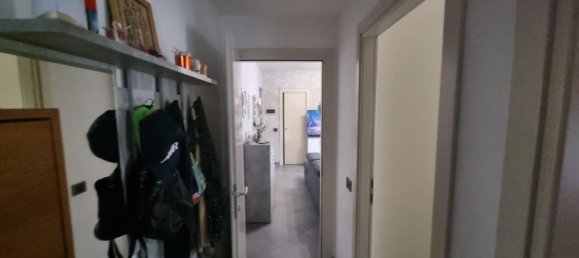 4 rooms Apartment in Carrara, Italy No. 31110 5