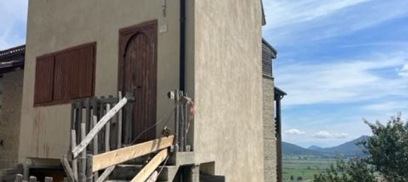 3 Schlafzimmer Haus in Rocca di Cambio, Italy, Nr. 372192 3