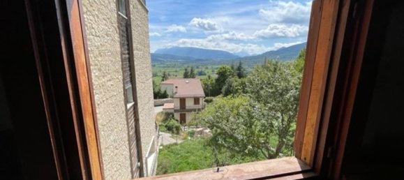 3 Schlafzimmer Haus in Rocca di Cambio, Italy, Nr. 372192 12