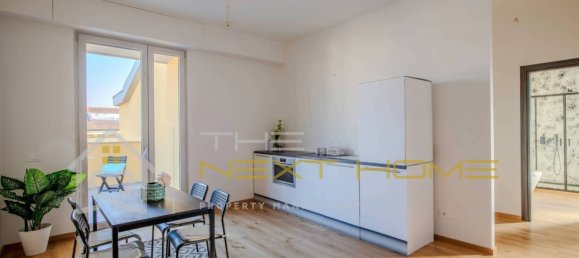 2 bedrooms Penthouse in Florence, Italy No. 328815 9