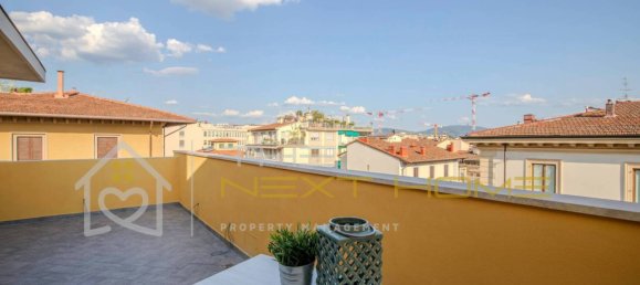 2 bedrooms Penthouse in Florence, Italy No. 328815 7