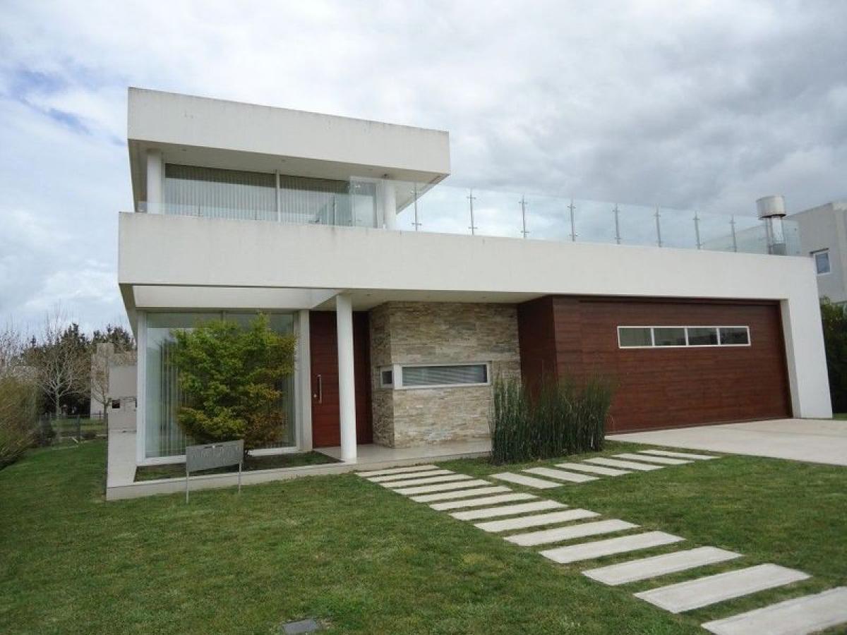 3 bedrooms House in Mar del Plata, Argentina No. 83493