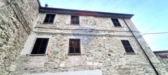 3 bedrooms Apartment in Gualdo Cattaneo, Italy No. 151968 7