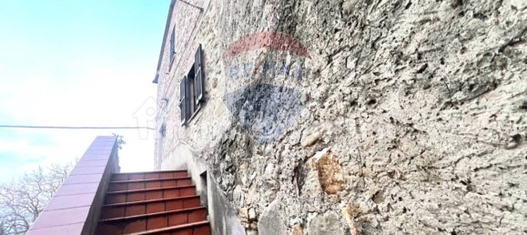 3 bedrooms Apartment in Gualdo Cattaneo, Italy No. 151968 2