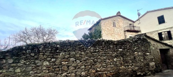 3 bedrooms Apartment in Gualdo Cattaneo, Italy No. 151968 9