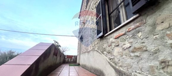 3 bedrooms Apartment in Gualdo Cattaneo, Italy No. 151968 4