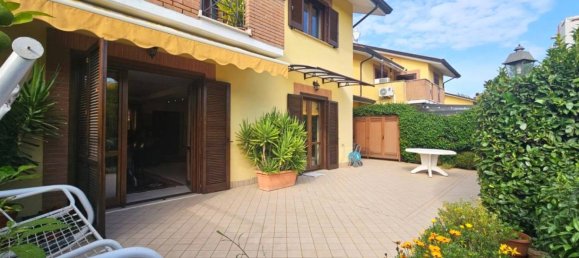 3 bedrooms House in Frosinone, Italy No. 293905 2