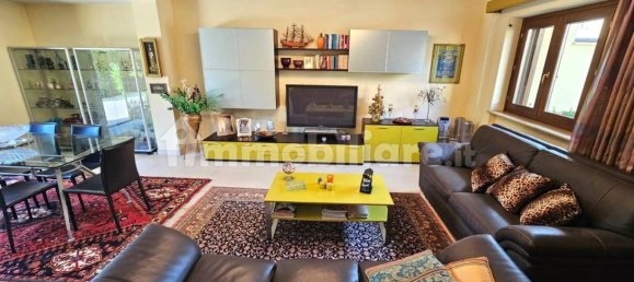 3 bedrooms House in Frosinone, Italy No. 293905 4