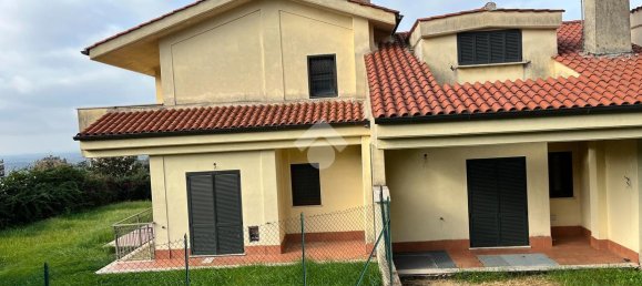 4 rooms Villa in Albano Laziale, Italy No. 152705 2