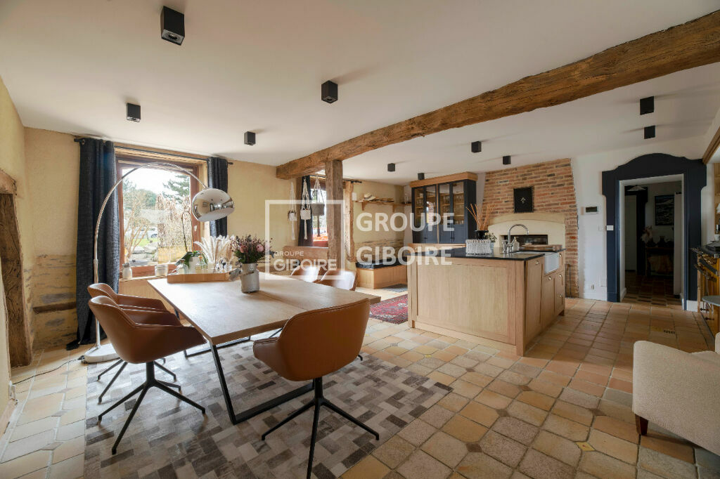 5 غرف نوم منزل في Noyal-Chatillon-sur-Seiche, France رقم 202095