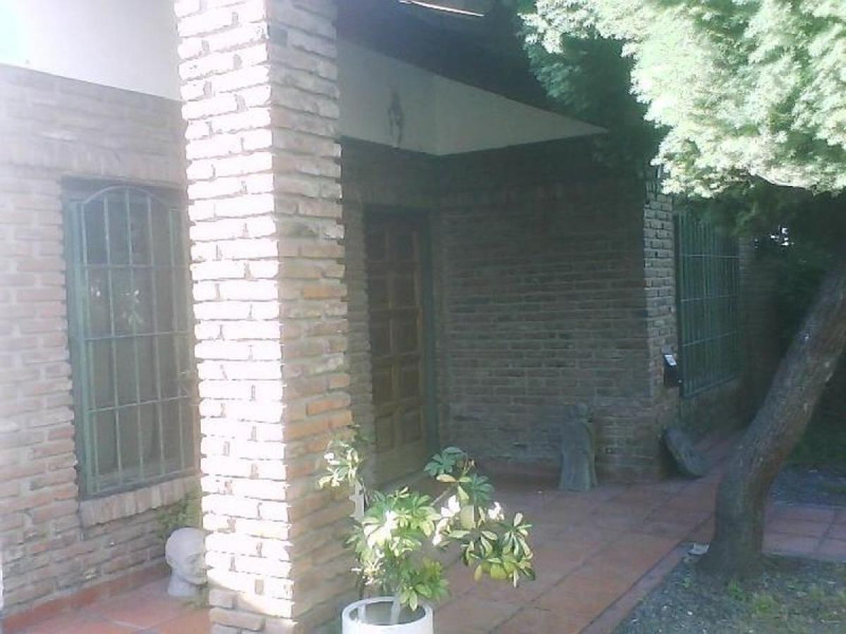 2 bedrooms House in Ituzaingo, Argentina No. 93880