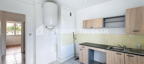 2 bedrooms Apartment in Montauban, France No. 308251 3