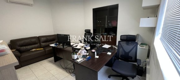 80m² Office in Gzira, Malta No. 12381 7