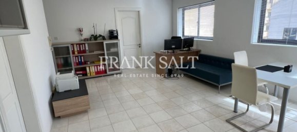 80m² Office in Gzira, Malta No. 12381 4