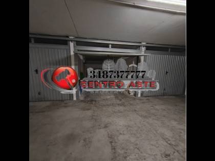 2 bedrooms Garage in Pomezia, Italy No. 299888