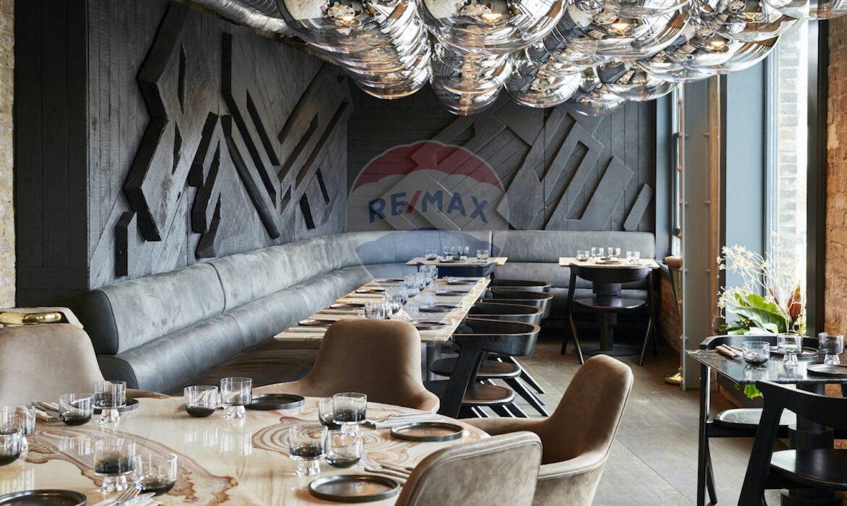 5 rooms Commercial property in Gallarate, Italy No. 56237