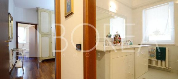 3 غرف نوم فيلا في Trieste, Italy رقم 295797 12