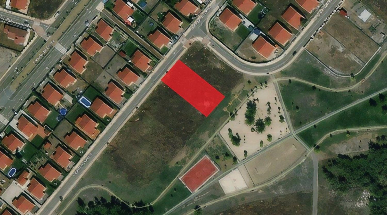  Land in Aldeamayor de San Martin, Spain No. 83082