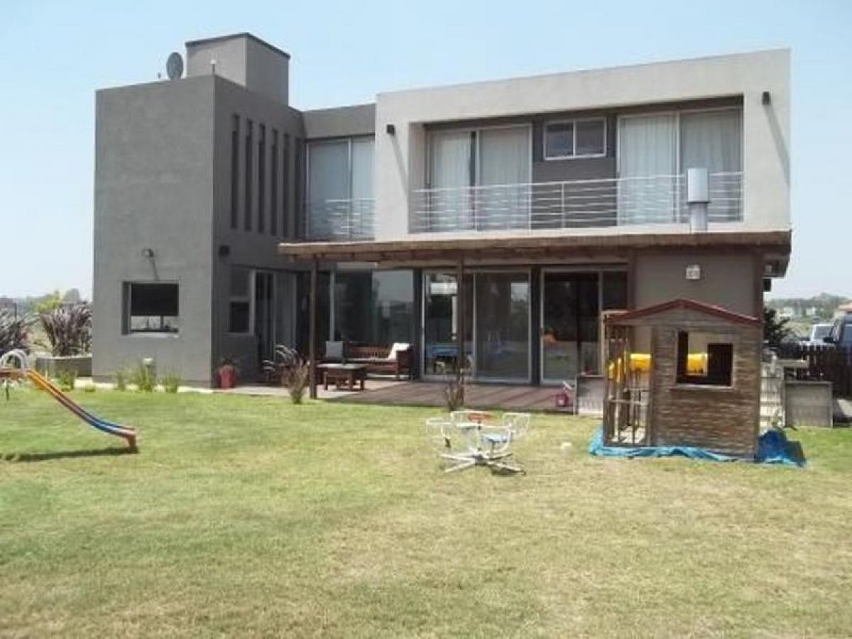 3 bedrooms House in Tigre, Argentina No. 52882