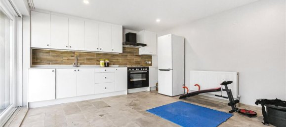 6 bedrooms House in London, United Kingdom No. 6595 22