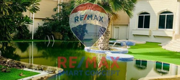 7 bedrooms Villa in Abu Dhabi, UAE No. 21575 3