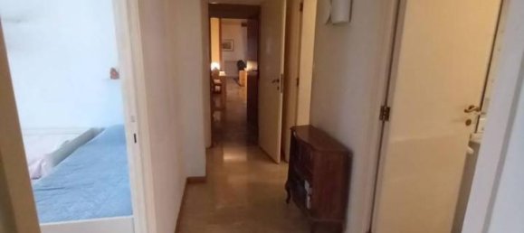 6 rooms Apartment in Rome, Italy No. 107292 8
