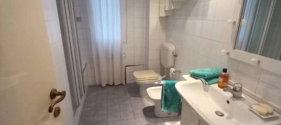 6 rooms Apartment in Rome, Italy No. 107292 14