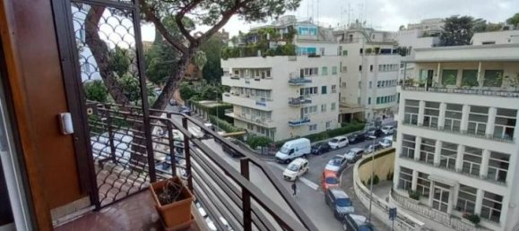 6 rooms Apartment in Rome, Italy No. 107292 25
