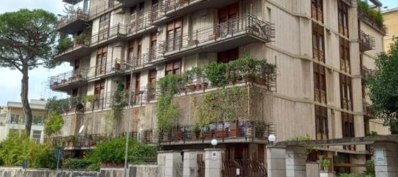 6 rooms Apartment in Rome, Italy No. 107292 39