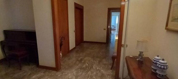 6 rooms Apartment in Rome, Italy No. 107292 19