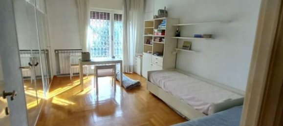 6 rooms Apartment in Rome, Italy No. 107292 13