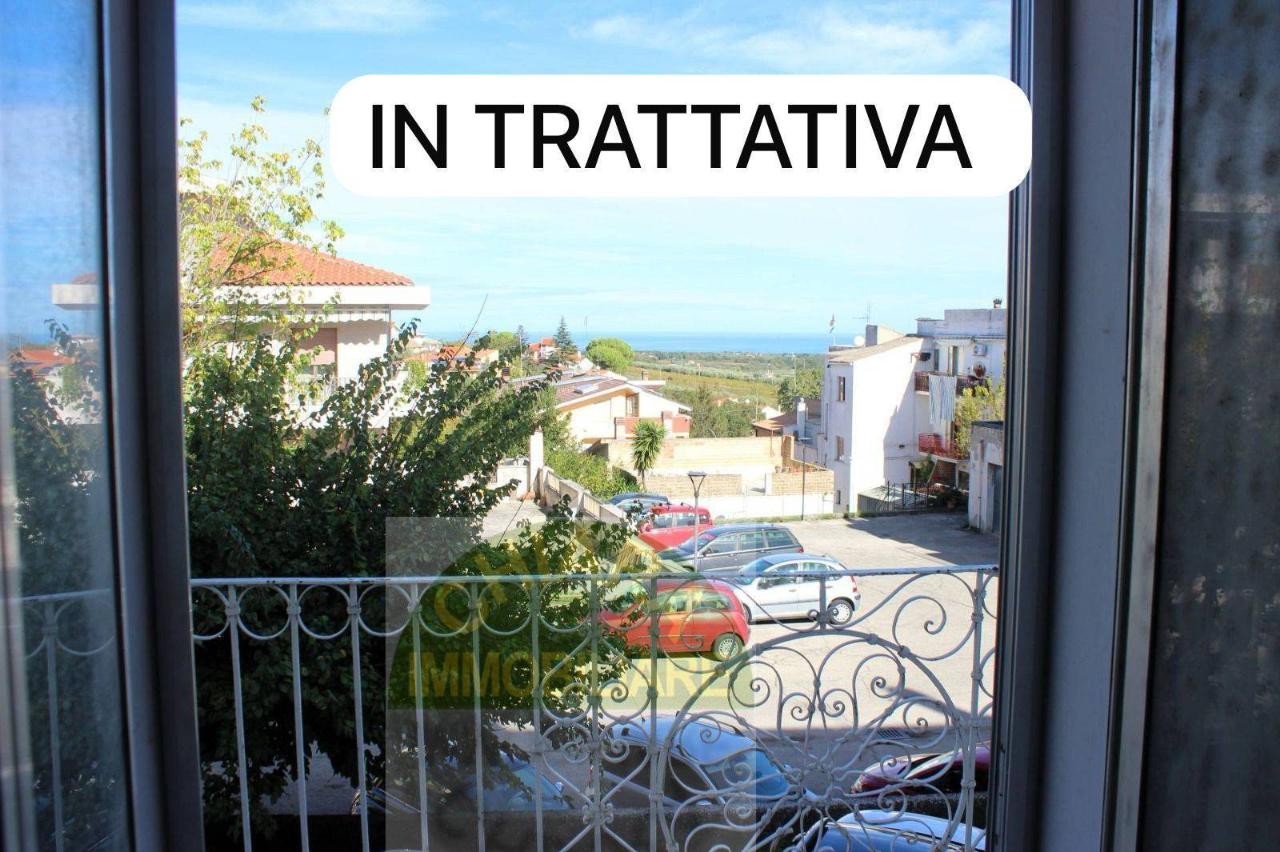 Дом с 5 комнатами в Казальбордино, Италия № 68840