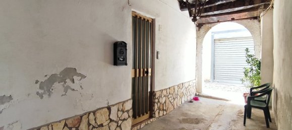 5 bedrooms House in Montella, Italy No. 330718 2