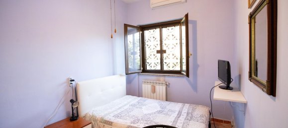 4 rooms House in Rome, Italy No. 112712 16