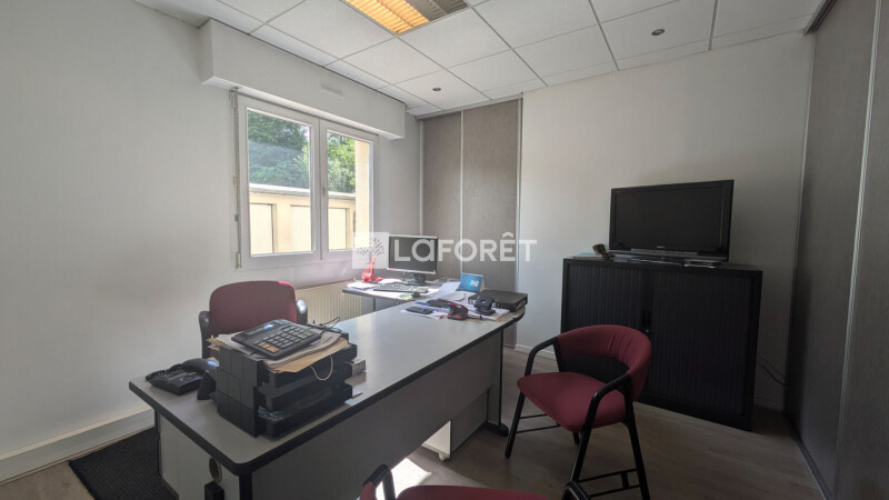 3 Schlafzimmer Gewerbliche Immobilie in Creutzwald, France, Nr. 253305