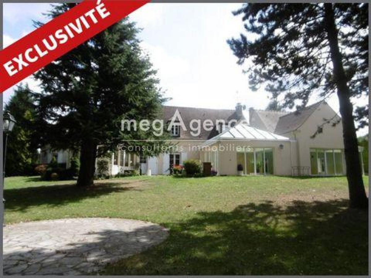 5 bedrooms House in Senlis, France No. 10194