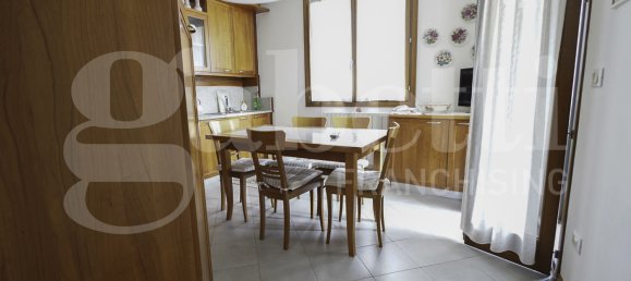 2 bedrooms Penthouse in Mogliano Veneto, Italy No. 379807 2