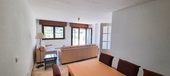 4 bedrooms House in Alcorrin, Spain No. 64149 39