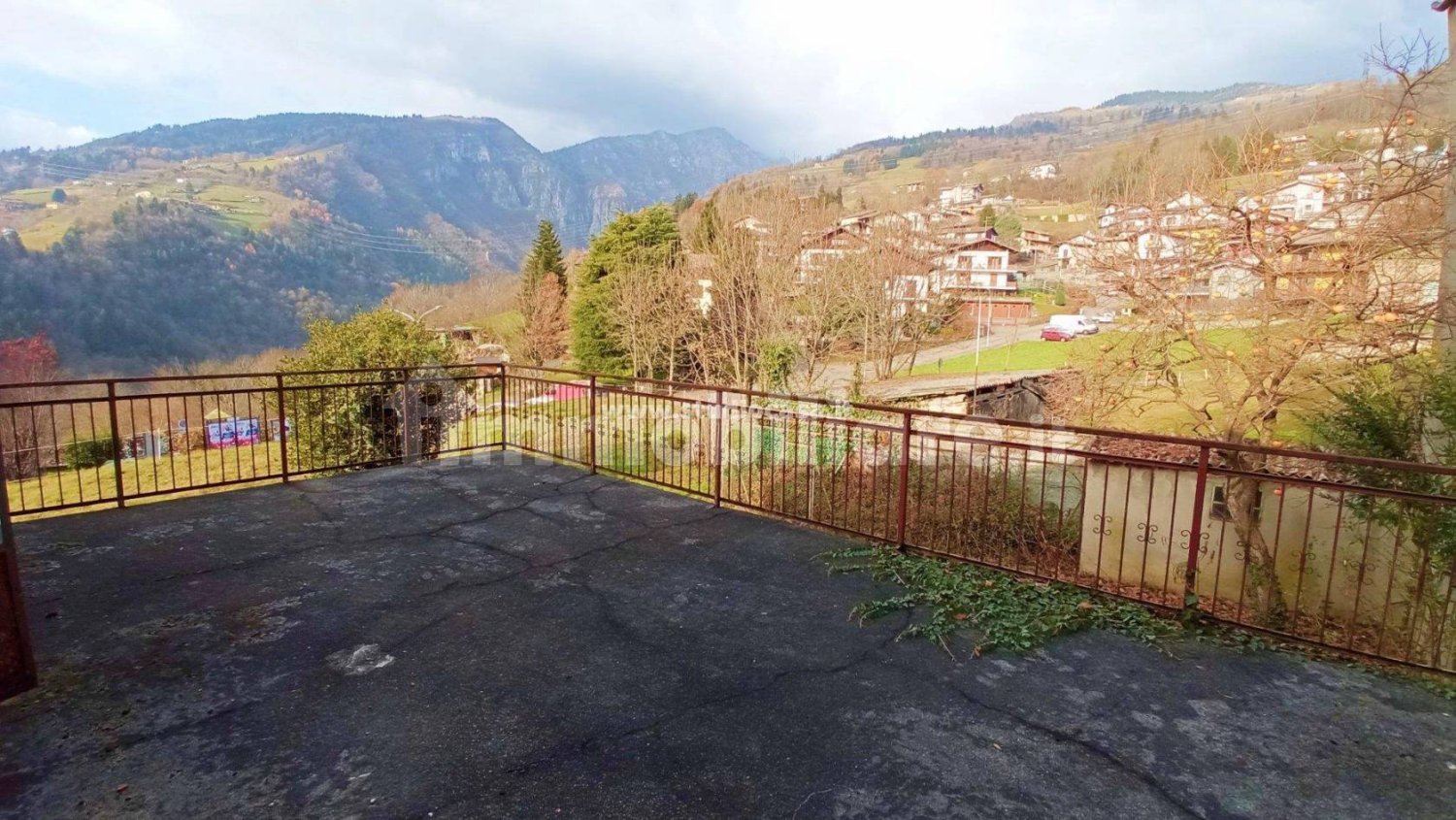 Дом с 4 спальнями в Парре, Италия № 173619