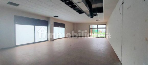1150m² Commercial property in Medicina, Italy No. 317027 2