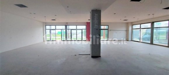 1150m² Commercial property in Medicina, Italy No. 317027 12