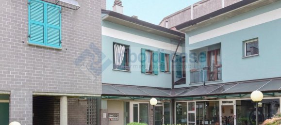 4-salle Appartement à Desio, Italy No. 334596 2