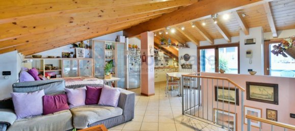 4-salle Appartement à Desio, Italy No. 334596 11