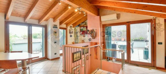 4-salle Appartement à Desio, Italy No. 334596 12