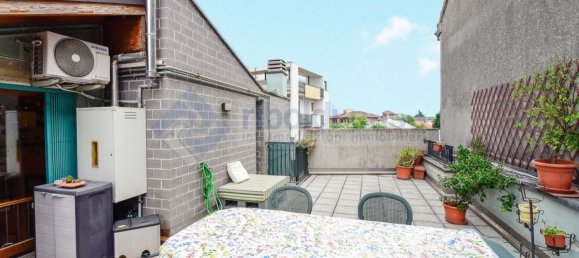 4-salle Appartement à Desio, Italy No. 334596 8