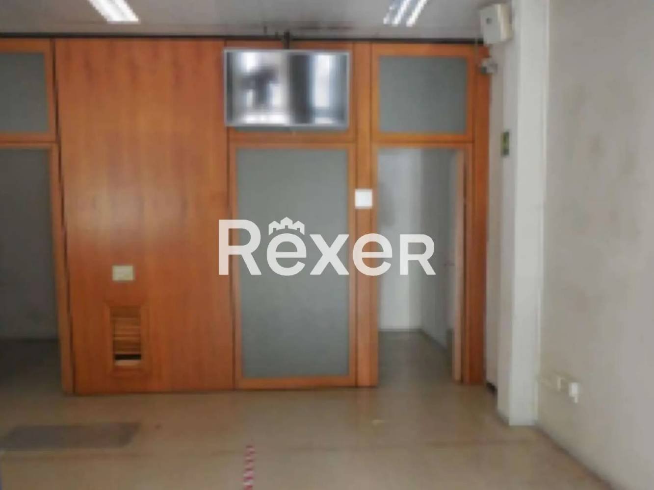 Oficina en Monza, Italy 162 m² No. 177656