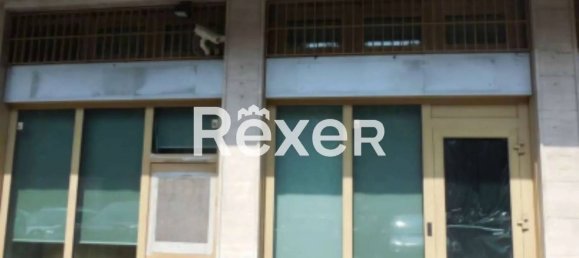 Oficina en Monza, Italy 162 m² No. 177656 2