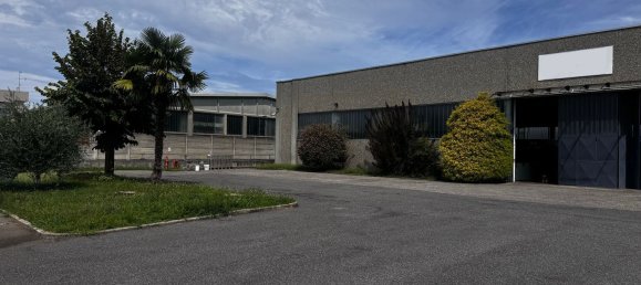 800m² Warehouse in Cabiate, Italy No. 362291 2