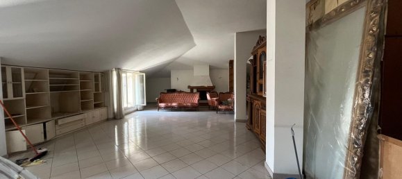 5 Schlafzimmer Doppelhaus in Aversa, Italy, Nr. 319763 22