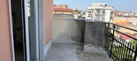 5 Schlafzimmer Doppelhaus in Aversa, Italy, Nr. 319763 20